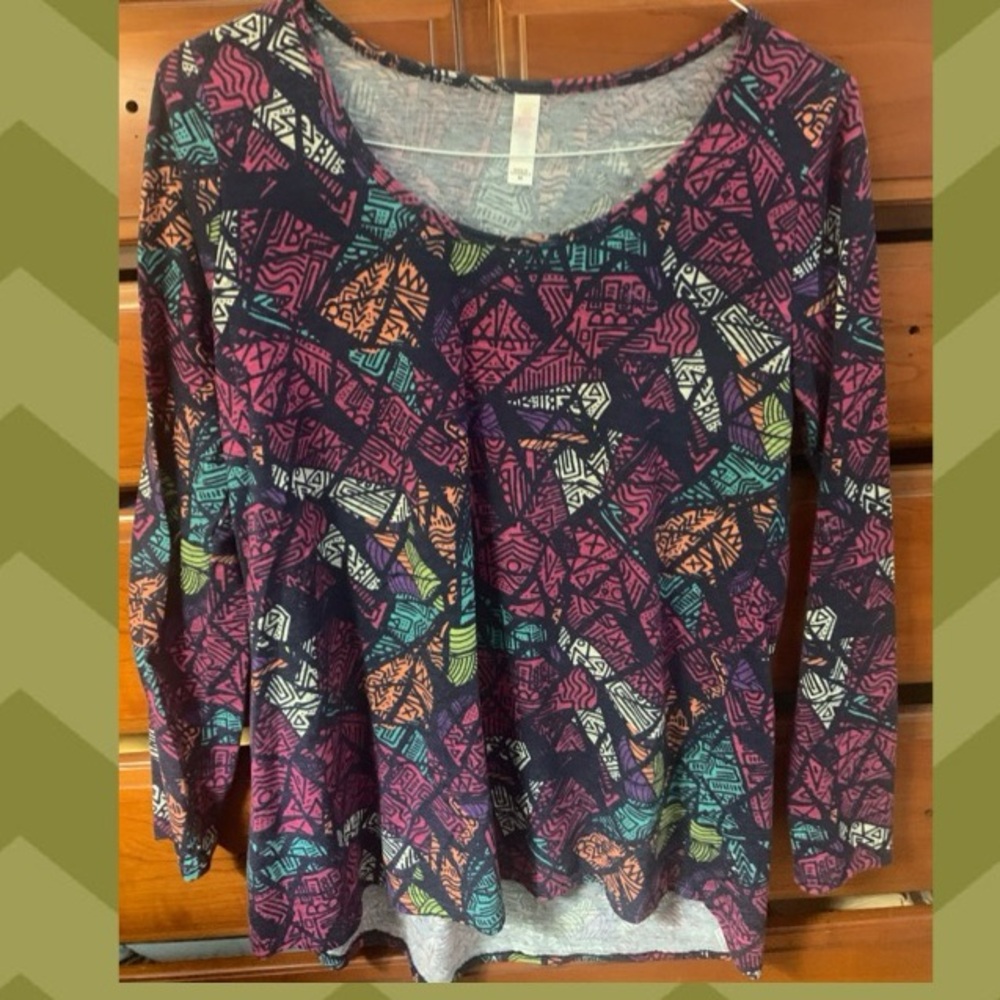 LulaRoe Lynnae long sleeve shirt size medium